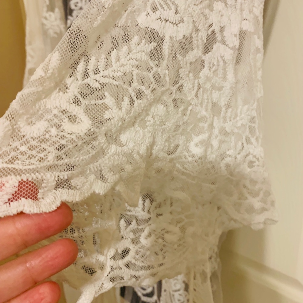‼️SOLD‼️White Lace Long Boho Style Kimono💜 - Picture 6 of 7